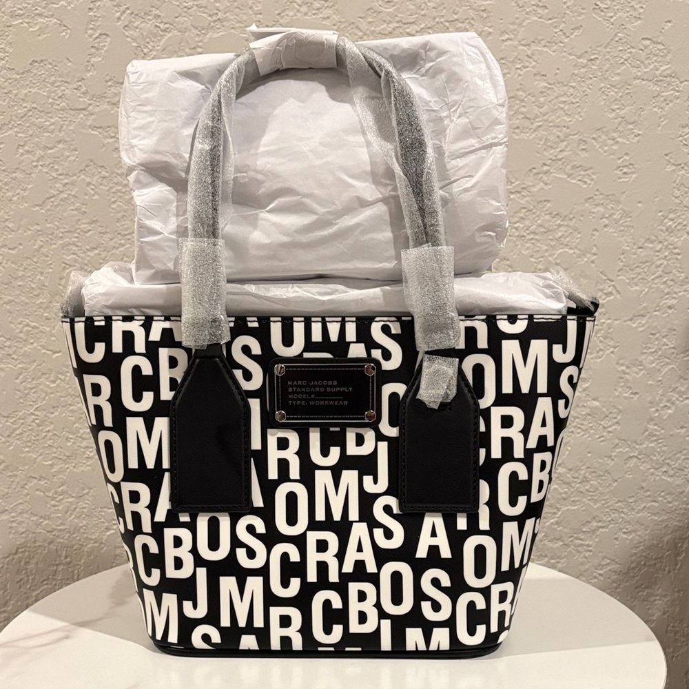 NWT Marc Jacobs Monochrome Logo Tote